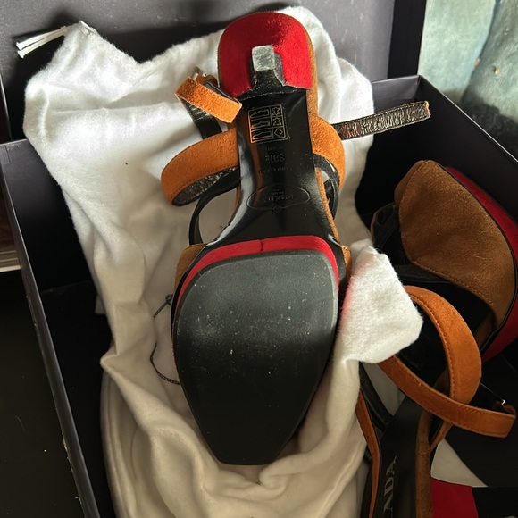 Brand new, never worn gorgeous suede Prada sandals - Picture 2 of 4